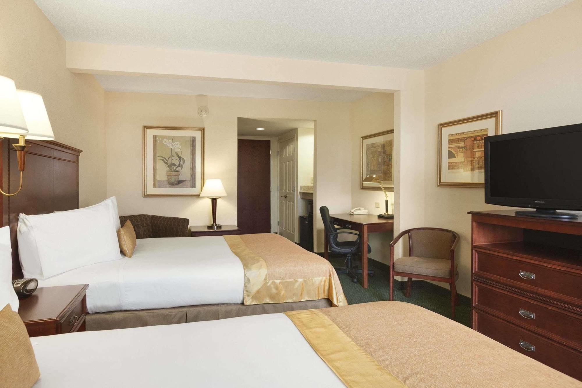 Hotel Wingate By Wyndham Chesapeake Exterior foto